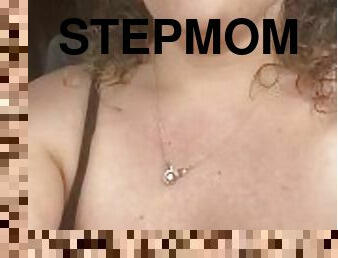 stepmommy drives topless