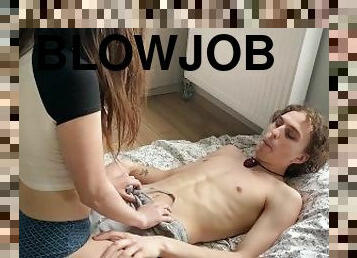 She gave a morning blowjob to her boyfriend