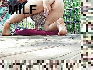 Big Booty Milf Dp On Deck