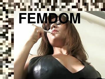 amatør, milf, bdsm, beskidt, fetish, solo, rygende, dominans, brunette, femidom