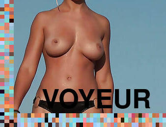 Horny voyeur loves to spy on nude people on beach