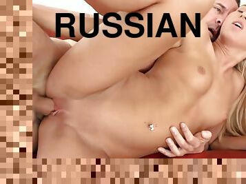 Hot Russian blonde gets fucked in amateur casting for cum on ass
