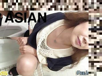 asian ladies urinating