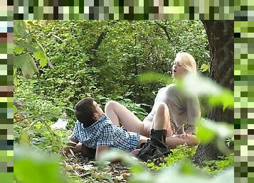 blond hair lady nympho rides stranger in the park