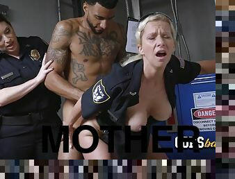 After being arrested by the mother i´d like to fuck police.