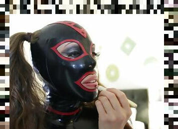 Kinky lesbian girl - latex fetish porn video