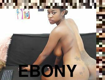 Colombian Ebony cougar Masturbating On Cam