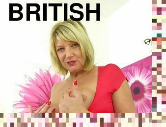 British milf amy loves the feel of nylon on her fanny