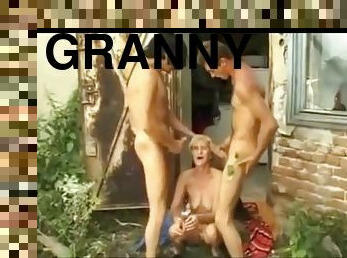 Ghetto piss granny by satyriasiss