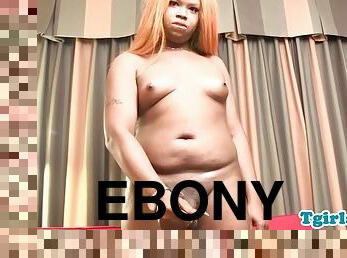 Chubby ebony tranny shaking her bigbooty