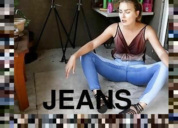 Desperate to pee girls pissing her tight jeans 2021