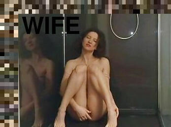 Sweet pee of naked wife