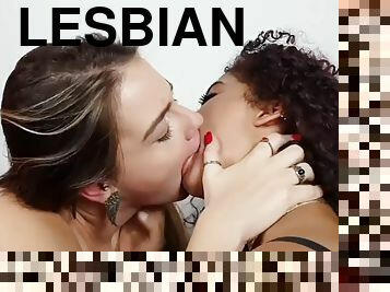 Hot Interracial Lesbian Deep Kissing