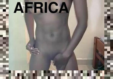 African shows her pussy on webcam show