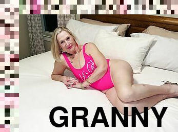 isot-tissit, isoäiti, äityli-ja-poitsu, vanha, vaimo, amatööri, anaali, kypsä, isoäiti-granny, milf