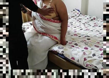 (selfie Lete Hue Indian Hot Jabardasti Chudai) Neighbor Stripping Her Saree & Fucked In Bed