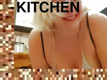 Fucking on the kitchen 