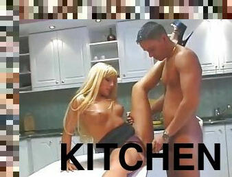 Amanda Twice anal fuck in the kitchen