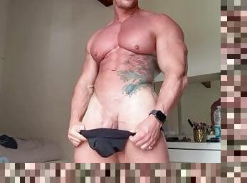 Hung Muscle Hunk Flexes and Jerks