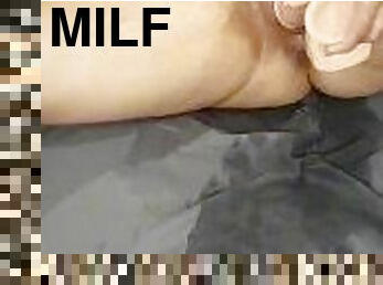 MILF testing her new toys ! LOOK AT HER SQUIRTING ???? ????