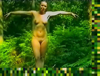 Naked jungle walk with cutie