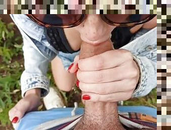 Friend sucked a dick in the bushes and framed her pussy, cumming on her face