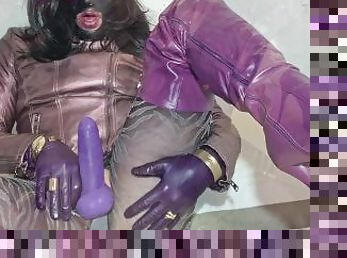 Sissy Glovecum 007 - purple leather and pantyhose sperm eruption