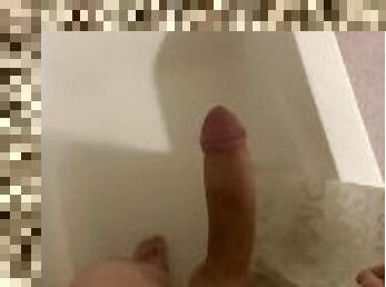 Play with my dick in the shower )