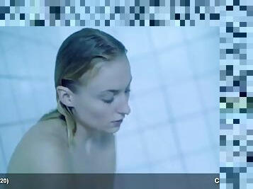 Sophie Turner nude in shower