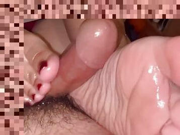 Best Latina feet on here! Her Sexy red toes and skilled feet make me cum all over????