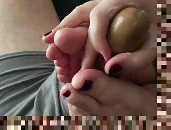 OF BarefootJessa POV strokes cock to completion w/ her sexy feet OF