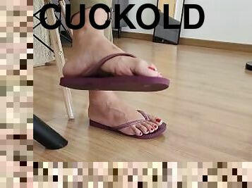 Queen Lytta Blond - Real Foot slave 24h Ep 1 - Queen Lytta makes slave clean table and feet