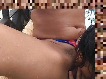 public, chatte-pussy, amateur, lesbienne, milf, latina, brésil, doigtage, piscine, brunette