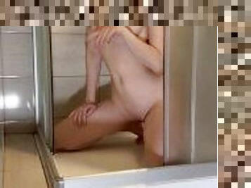 Sexy Student Masturbates Right in the Shower