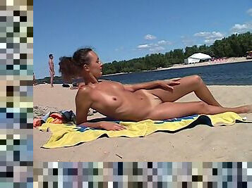 Nudist teen not shy about posing nude at the beach